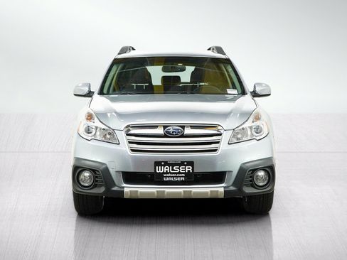 Used 2013 Subaru Outback 2.5i Limited AWD/4WD image 8