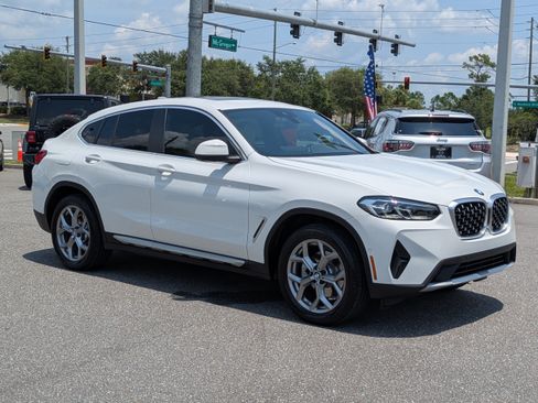 Used 2025 BMW X4 xDrive30i w/ Convenience Package AWD/4WD image 2