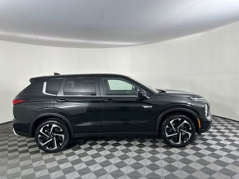 New 2025 Mitsubishi Outlander SE image 4