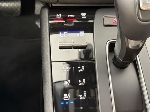 Certified 2026 Porsche Macan AWD/4WD image 25