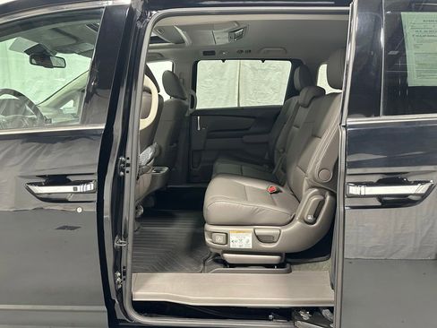 Used 2016 Honda Odyssey Touring Elite image 39