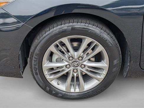 Used 2017 Toyota Camry SE w/ Moonroof Package FWD image 24