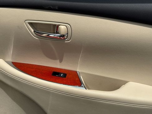 Used 2010 Lexus ES 350 FWD image 16