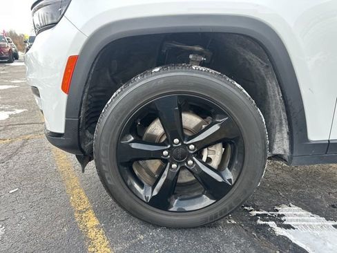 Used 2024 Jeep Grand Cherokee L Laredo image 22