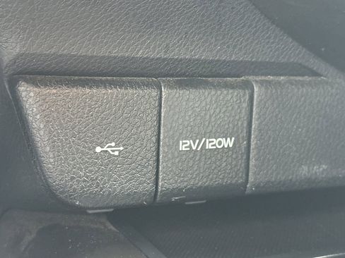 Used 2024 Toyota Camry SE image 30