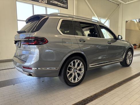 Used 2024 BMW X7 xDrive40i w/ Premium Package image 5