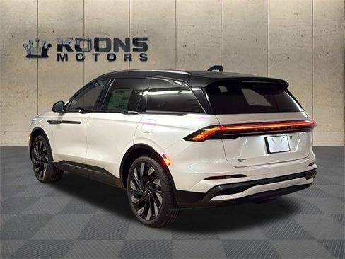 New 2026 Lincoln Nautilus Reserve image 3