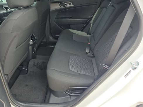 New 2027 Kia Sportage LX FWD image 16