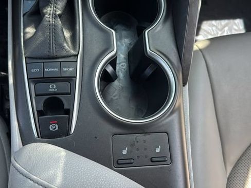 Used 2023 Toyota Camry XLE FWD image 25