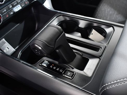 New 2025 Ford F150 XLT w/ Equipment Group 302A MID image 32