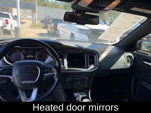 Used 2017 Dodge Charger SXT RWD image 11