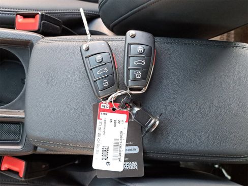 Used 2022 Audi Q3 2.0T Premium w/ Convenience Package image 36