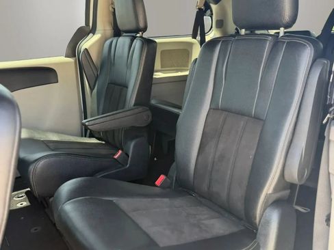 Used 2020 Dodge Grand Caravan SXT FWD image 18