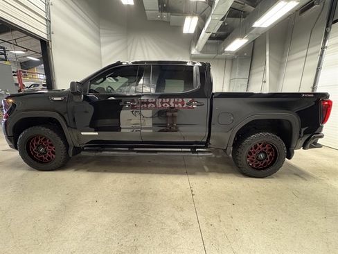 Used 2024 GMC Sierra 1500 Elevation w/ LPO, Elevation Black Package AWD/4WD image 5