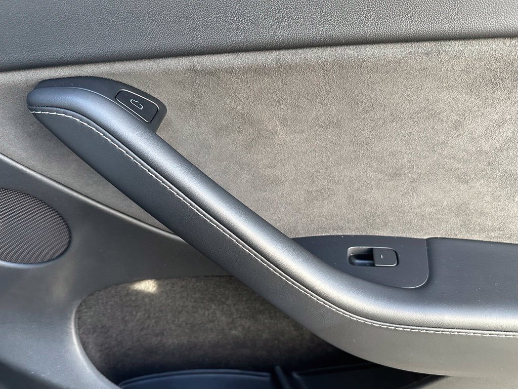 Used 2023 Tesla Model Y Performance AWD/4WD image 19