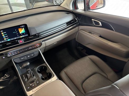 Used 2026 Kia Carnival FWD image 37