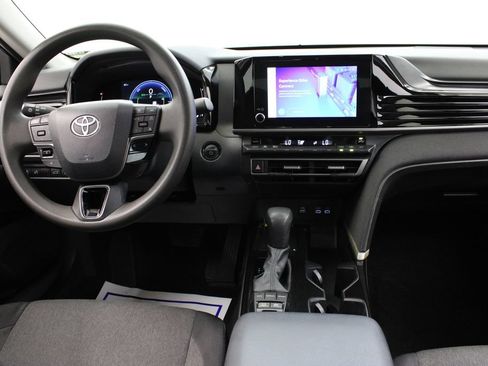 Used 2025 Toyota Camry LE FWD image 9