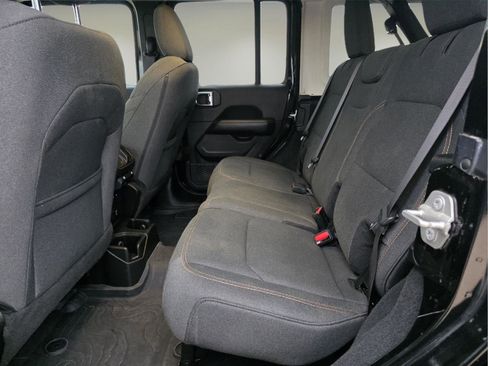 Used 2024 Jeep Wrangler Sahara w/ Safety Group image 33