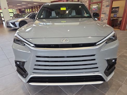 New 2026 Lexus TX 500h AWD image 5