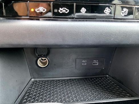 Used 2024 Nissan Pathfinder SV AWD/4WD image 12
