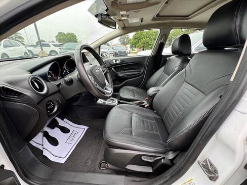 Used 2014 Ford Fiesta Titanium image 8