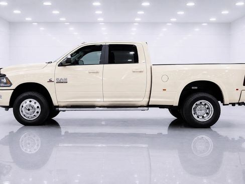 Used 2018 RAM 3500 Laramie w/ Max Tow Package AWD/4WD image 2