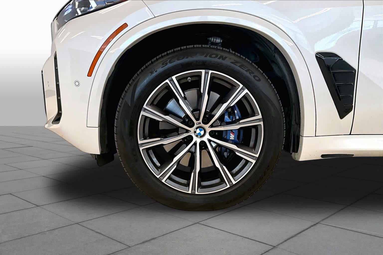 Used 2025 BMW X5 sDrive40i w/ Executive Package RWD image 10