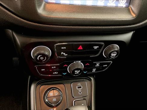 Used 2018 Jeep Compass Trailhawk w/ Leather Interior Group AWD/4WD image 15