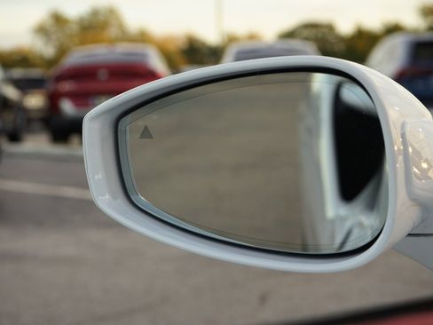 Used 2023 Ferrari F8 Tributo image 23