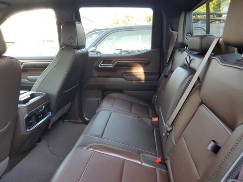 Used 2023 GMC Sierra 1500 Denali AWD/4WD image 11