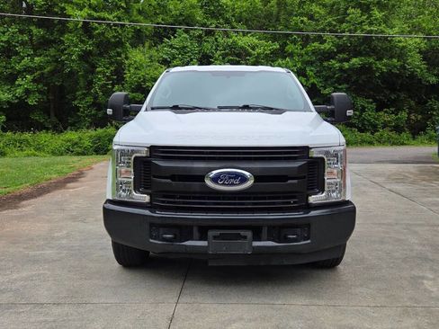 Used 2019 Ford F250 XL w/ Power Equipment Group RWD image 2