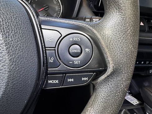 Used 2020 Toyota RAV4 XLE AWD/4WD image 24