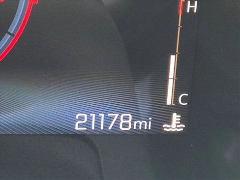 Used 2024 Chevrolet Trax LT w/ Driver Confidence Package FWD image 8