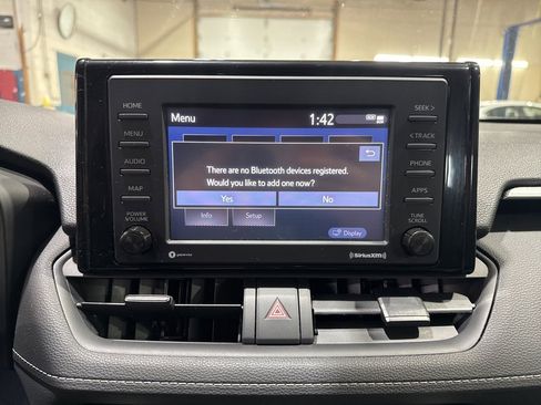 Used 2020 Toyota RAV4 LE image 23