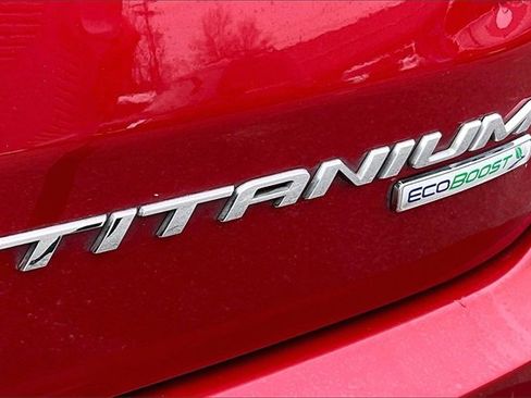 Used 2020 Ford Edge Titanium image 21