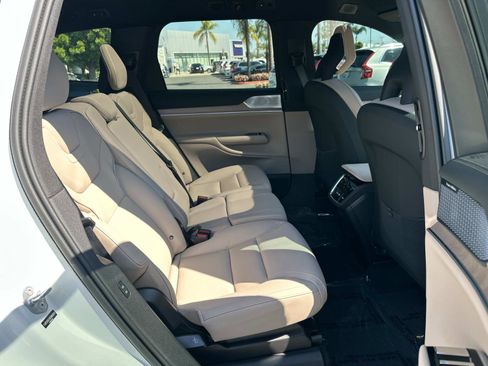 Certified 2025 Volvo EX90 Ultra image 24