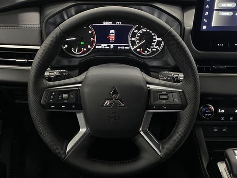 New 2026 Mitsubishi Outlander LE AWD/4WD image 14