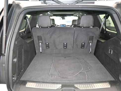 Used 2024 Chevrolet Suburban Z71 image 44