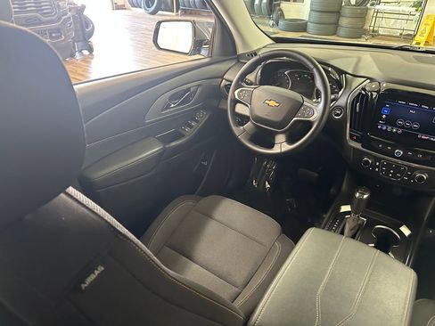 Used 2020 Chevrolet Traverse LT FWD image 14