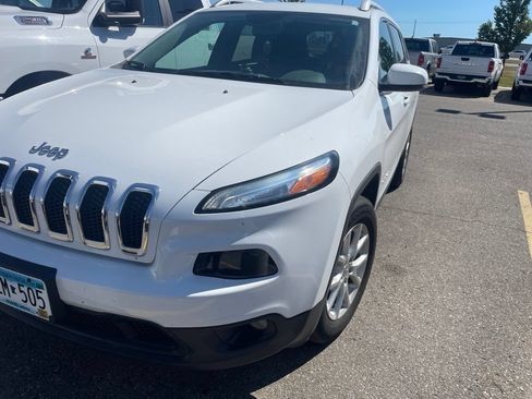 Used 2017 Jeep Cherokee Latitude w/ Safety/Convenience Group AWD/4WD image 7