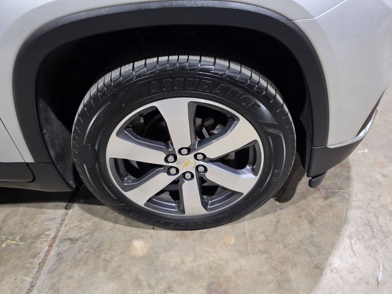 Used 2019 Chevrolet Traverse LT w/ LT Premium Package AWD/4WD image 19