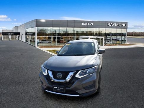 Used 2018 Nissan Rogue S FWD image 7