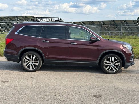 Used 2017 Honda Pilot Elite image 6