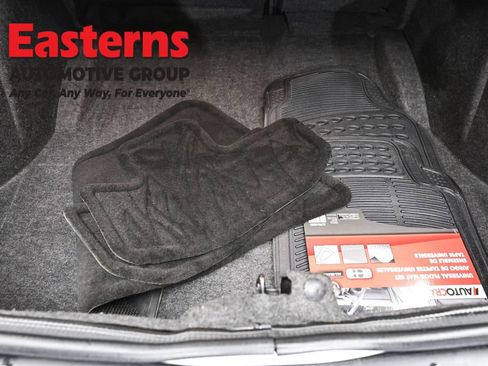 Used 2022 Dodge Challenger SXT image 9