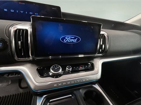 Used 2025 Ford Expedition Max Platinum image 10