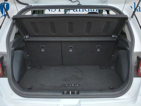 Certified 2021 Hyundai Venue SEL FWD image 10