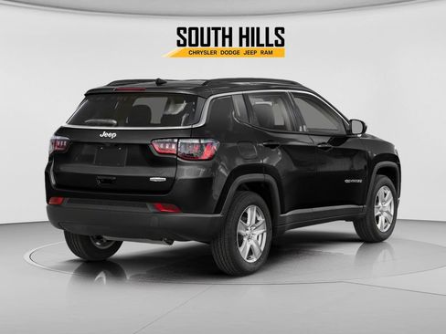 Used 2022 Jeep Compass Latitude w/ Sun and Sound Group image 2