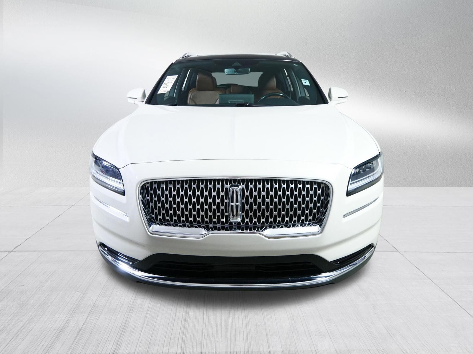 Used 2022 Lincoln Nautilus Reserve AWD/4WD image 2