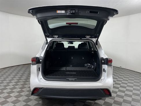 New 2026 Toyota Highlander Limited AWD/4WD image 23