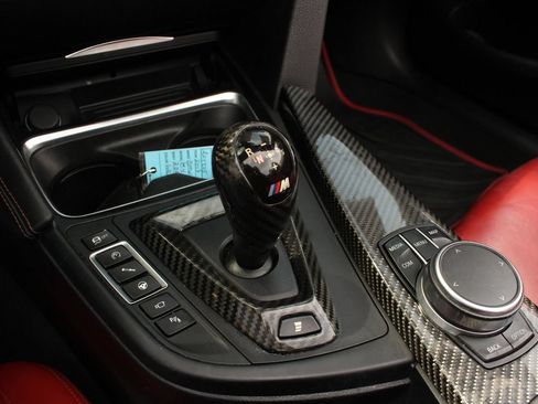 Used 2018 BMW M4 Convertible RWD image 30